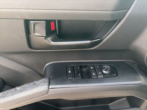 Used 2024 Toyota Tacoma SR image 11