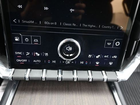 Used 2024 GMC Acadia Denali w/ LPO, Roadside Safety Package image 26