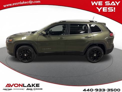 Used 2019 Jeep Cherokee Latitude Plus w/ Cold Weather Group image 2