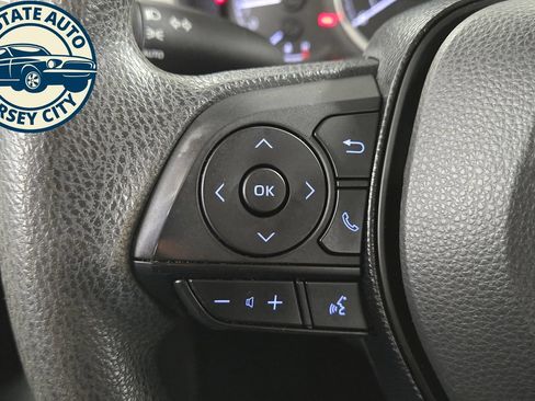 Used 2021 Toyota Corolla LE w/ LE Convenience Package FWD image 12
