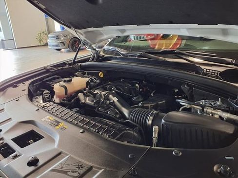 Used 2025 Jeep Grand Cherokee L Altitude image 14