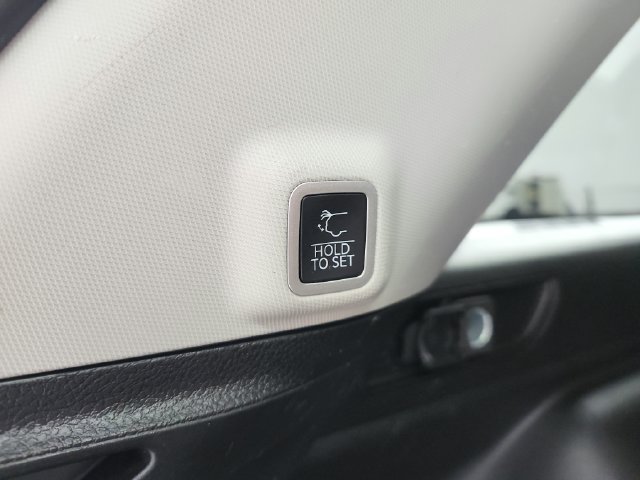 Used 2023 Jeep Grand Cherokee Limited AWD/4WD image 46