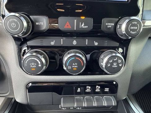 Used 2025 RAM 1500 Big Horn AWD/4WD image 18