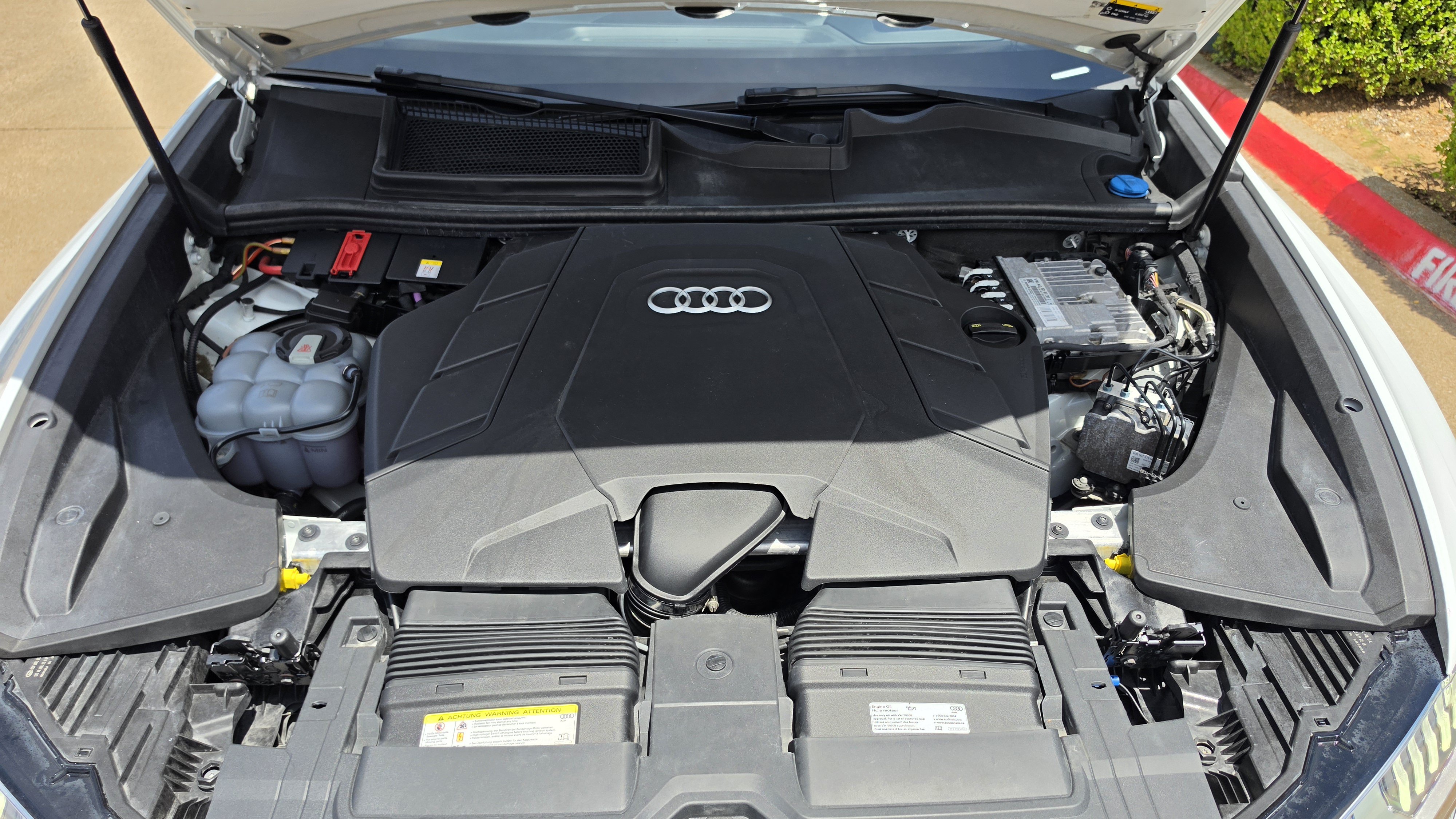 Used 2019 Audi Q8 Prestige w/ Luxury Package AWD/4WD image 19
