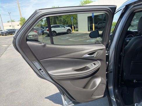 Used 2022 Buick Encore GX Essence w/ Experience Buick Package AWD/4WD image 18