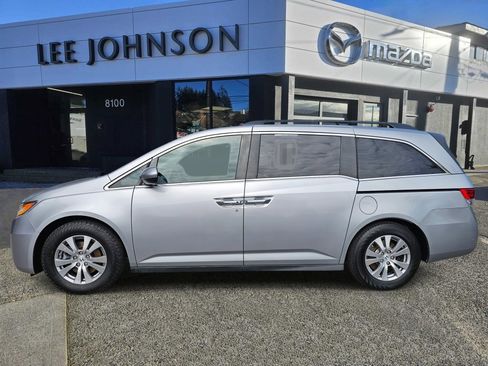 Used 2016 Honda Odyssey SE image 2