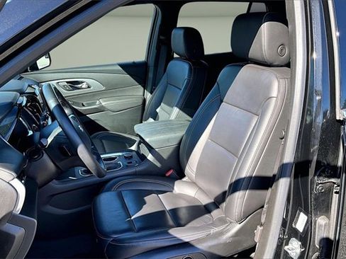 Used 2023 Chevrolet Traverse LT image 21