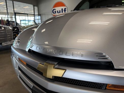 Used 2004 Chevrolet SSR w/ Preferred Equipment Group image 51