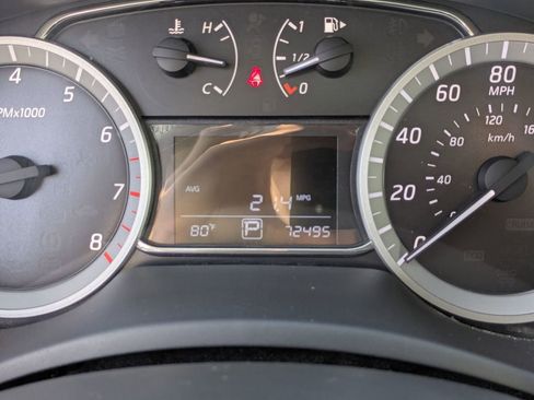 Used 2015 Nissan Sentra SL w/ Navigation Package image 17