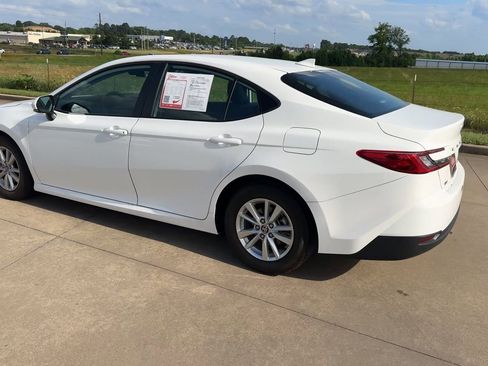 Used 2025 Toyota Camry LE FWD image 7