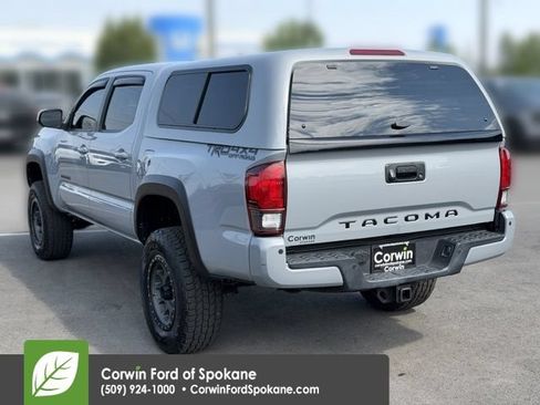 Used 2019 Toyota Tacoma TRD Off-Road w/ Technology Package AWD/4WD image 15