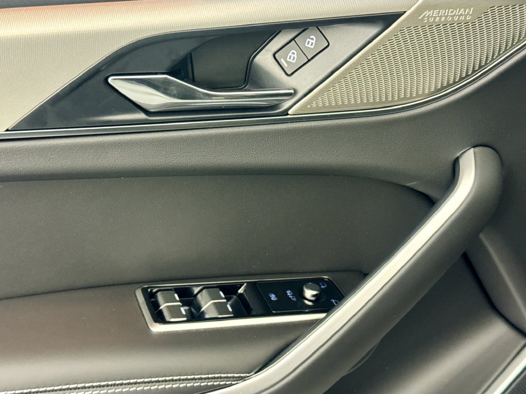 New 2026 Jaguar F-PACE R-Dynamic S AWD/4WD image 18