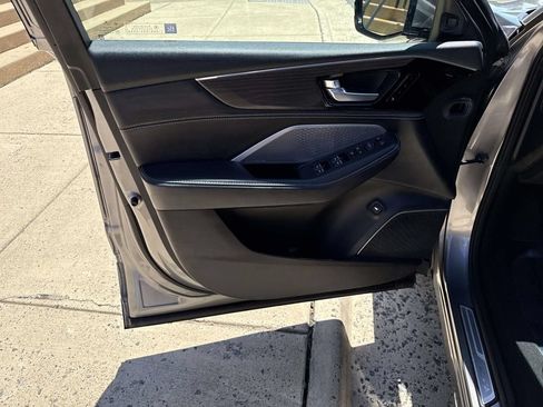 Used 2023 Acura MDX SH-AWD w/ Advance Package image 29