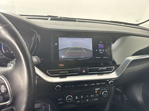 Used 2022 Kia Niro EX w/ Cold Weather Package FWD image 8