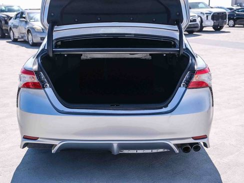 Used 2018 Toyota Camry SE w/ Moonroof Package FWD image 27