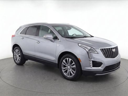 Used 2025 Cadillac XT5 Premium Luxury FWD image 2