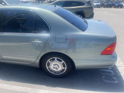 Used 2002 Lexus LS 430 RWD image 4