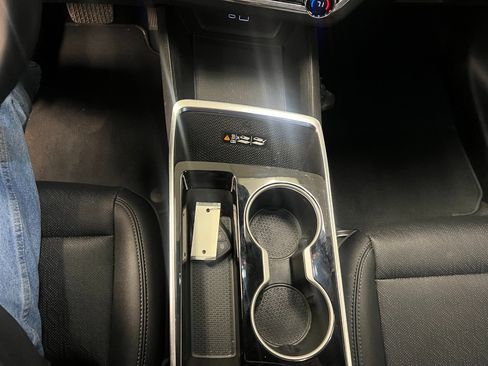 Used 2025 Chevrolet Equinox LT w/ Convenience Package II image 41