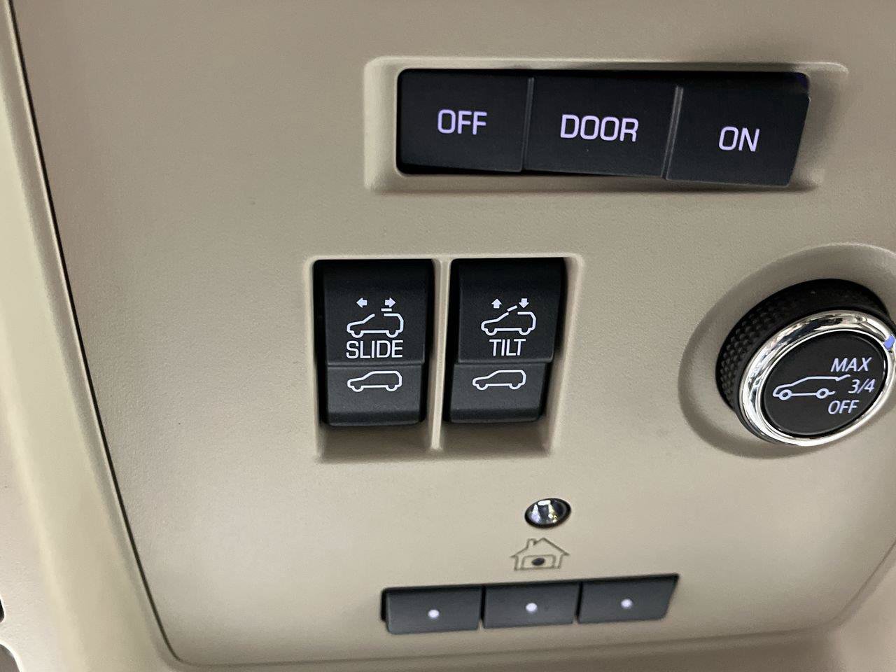 Used 2019 GMC Yukon SLT w/ HD Trailering Package AWD/4WD image 28