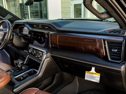 Used 2022 GMC Sierra 1500 Denali Ultimate image 18