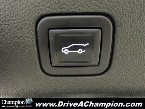 Used 2022 GMC Yukon Denali AWD/4WD image 18
