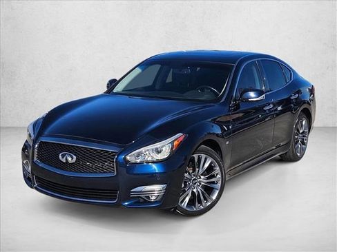 Used 2019 INFINITI Q70 Luxe image 1