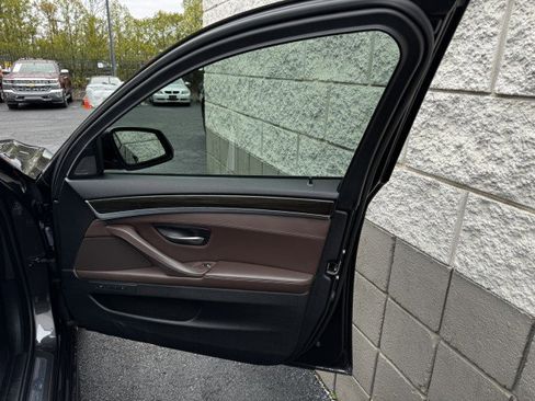 Used 2014 BMW 550i Sedan image 43