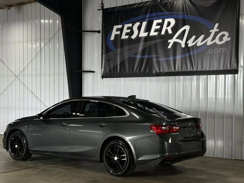 Used 2017 Chevrolet Malibu LT image 11