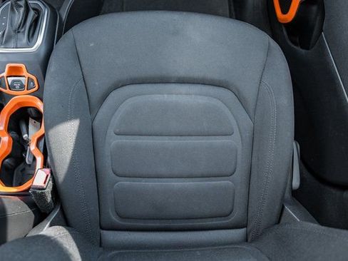 Used 2020 Jeep Renegade Latitude w/ UConnect 8.4 Nav Group image 34