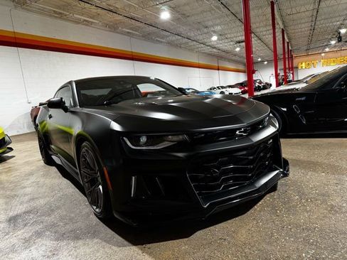 Used 2020 Chevrolet Camaro ZL1 RWD image 2