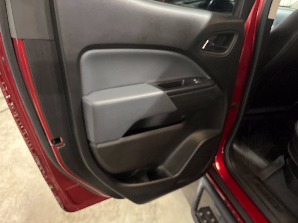 Used 2021 Chevrolet Colorado Z71 AWD/4WD image 19