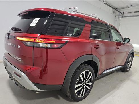 Used 2025 Nissan Pathfinder Platinum w/ Cargo Package AWD/4WD image 2