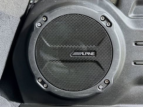 Used 2021 Jeep Wrangler Unlimited Sahara w/ Altitude image 17