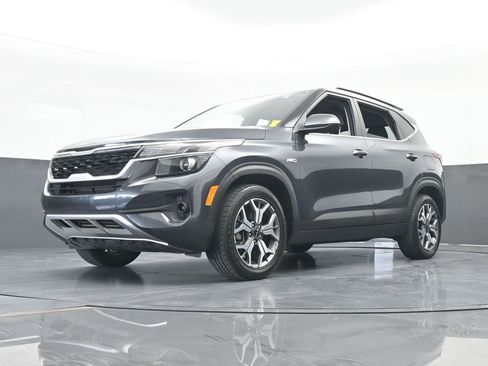 Used 2022 Kia Seltos EX image 59