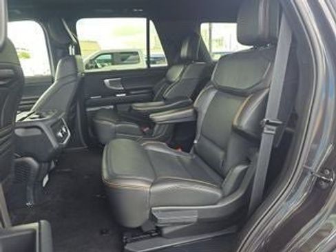 Used 2025 Ford Expedition Tremor AWD/4WD image 20