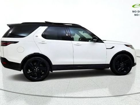 Used 2023 Land Rover Discovery Metropolitan Edition AWD/4WD image 9