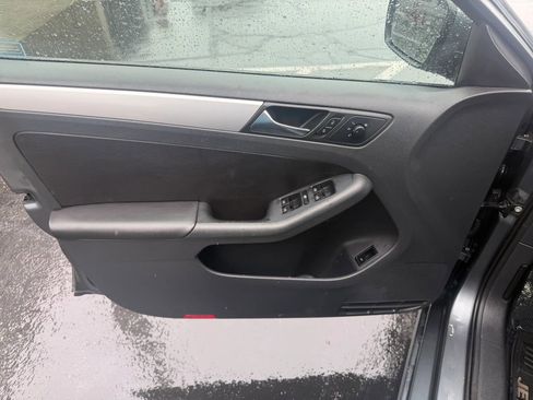 Used 2011 Volkswagen Jetta TDI image 10