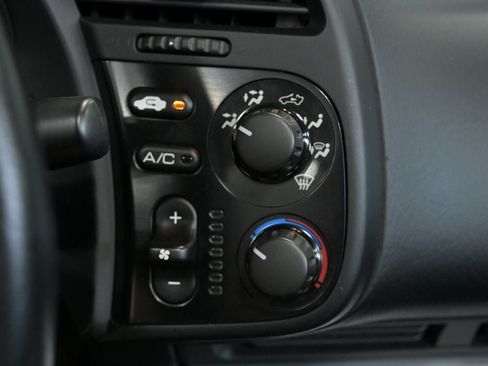 Used 2005 Honda S2000 image 46