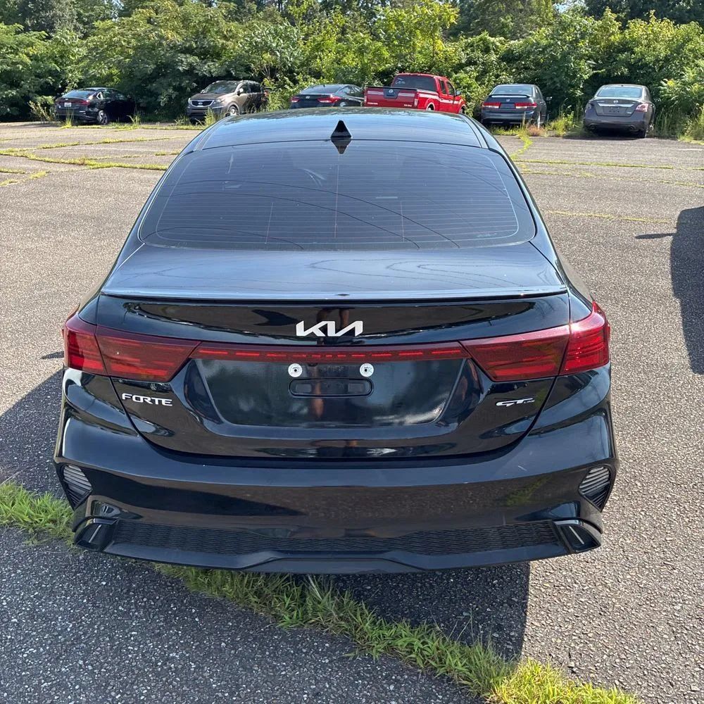Used 2023 Kia Forte GT-Line w/ GT-Line Premium Package FWD image 5