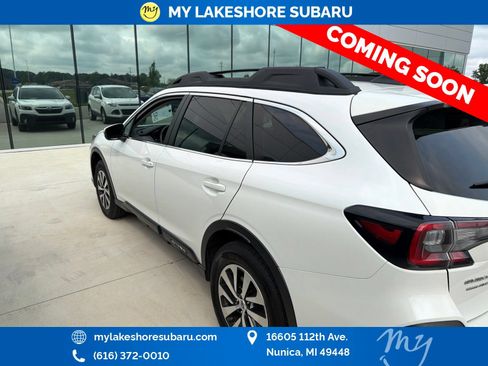 Used 2022 Subaru Outback Premium AWD/4WD image 4