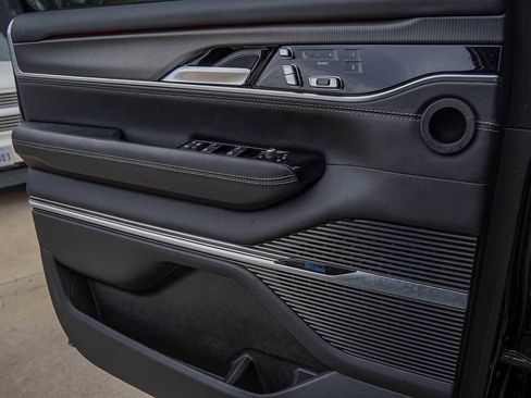 Used 2024 Jeep Grand Wagoneer Series II w/ Quick Order Packagew 28T image 23