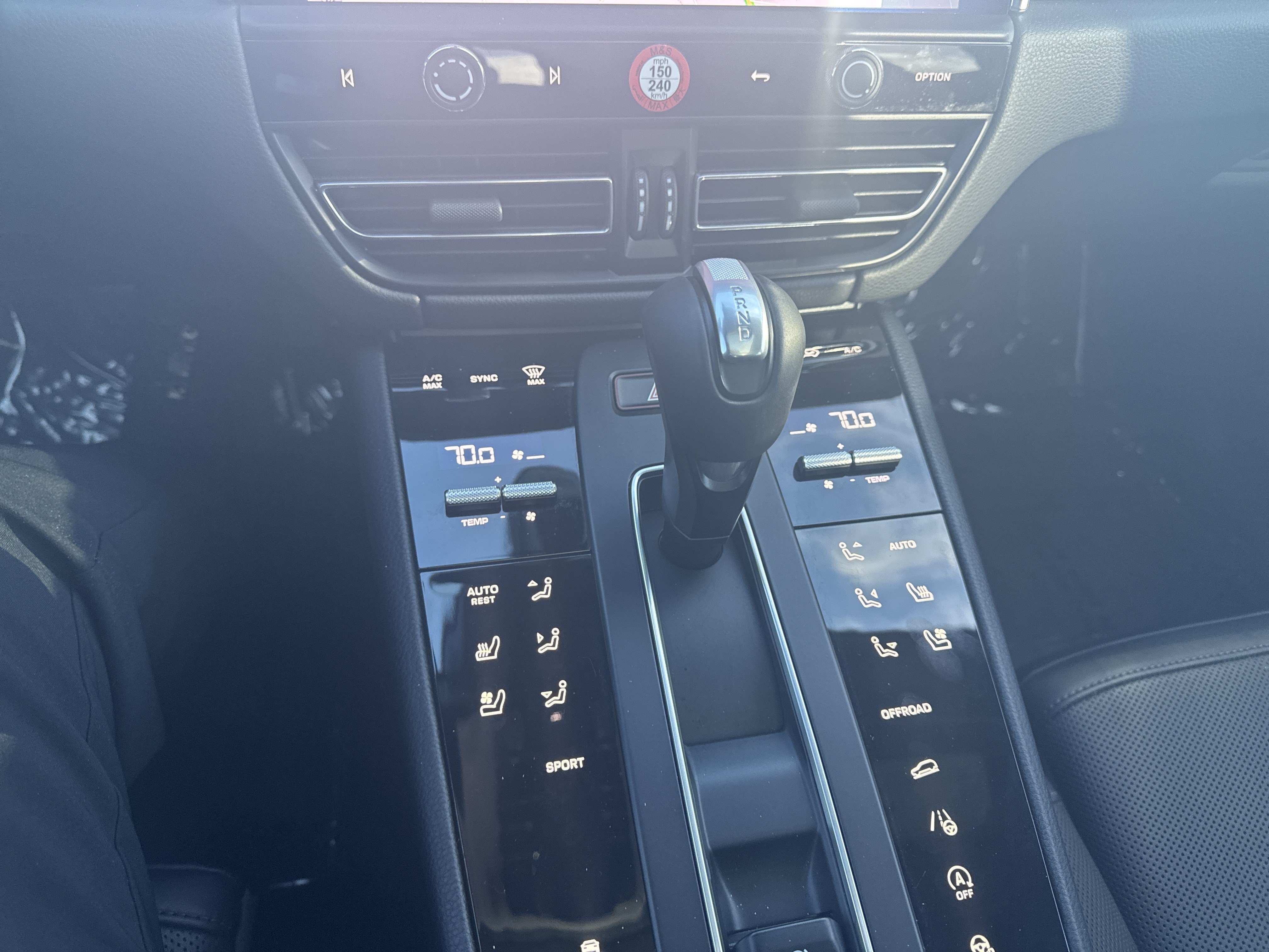 Used 2025 Porsche Macan AWD/4WD image 26