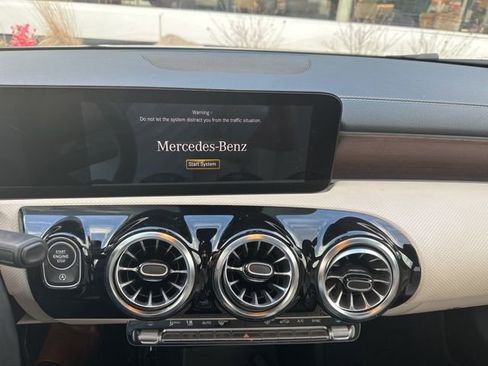 Used 2022 Mercedes-Benz CLA 250 4MATIC image 5