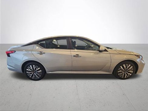 Certified 2023 Nissan Altima 2.5 SV image 7