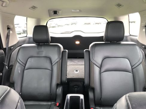 Used 2024 Nissan Pathfinder SL w/ SL Premium Package image 18