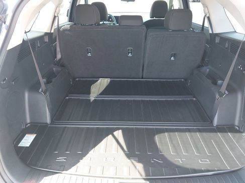 New 2026 Kia Sorento LX FWD image 13
