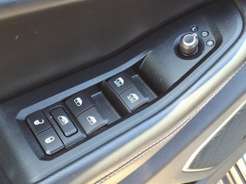Used 2022 Jeep Grand Cherokee Limited AWD/4WD image 21
