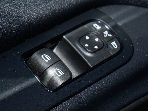 Used 2024 Mercedes-Benz Sprinter 2500 w/ Acoustic Package image 19