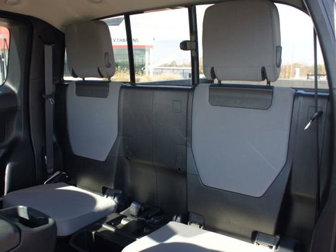 Used 2022 Toyota Tacoma SR5 w/ SR5 Appearance Package (SM) image 12