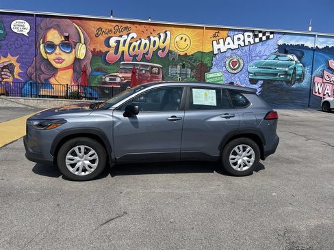 Used 2022 Toyota Corolla Cross L AWD/4WD image 2